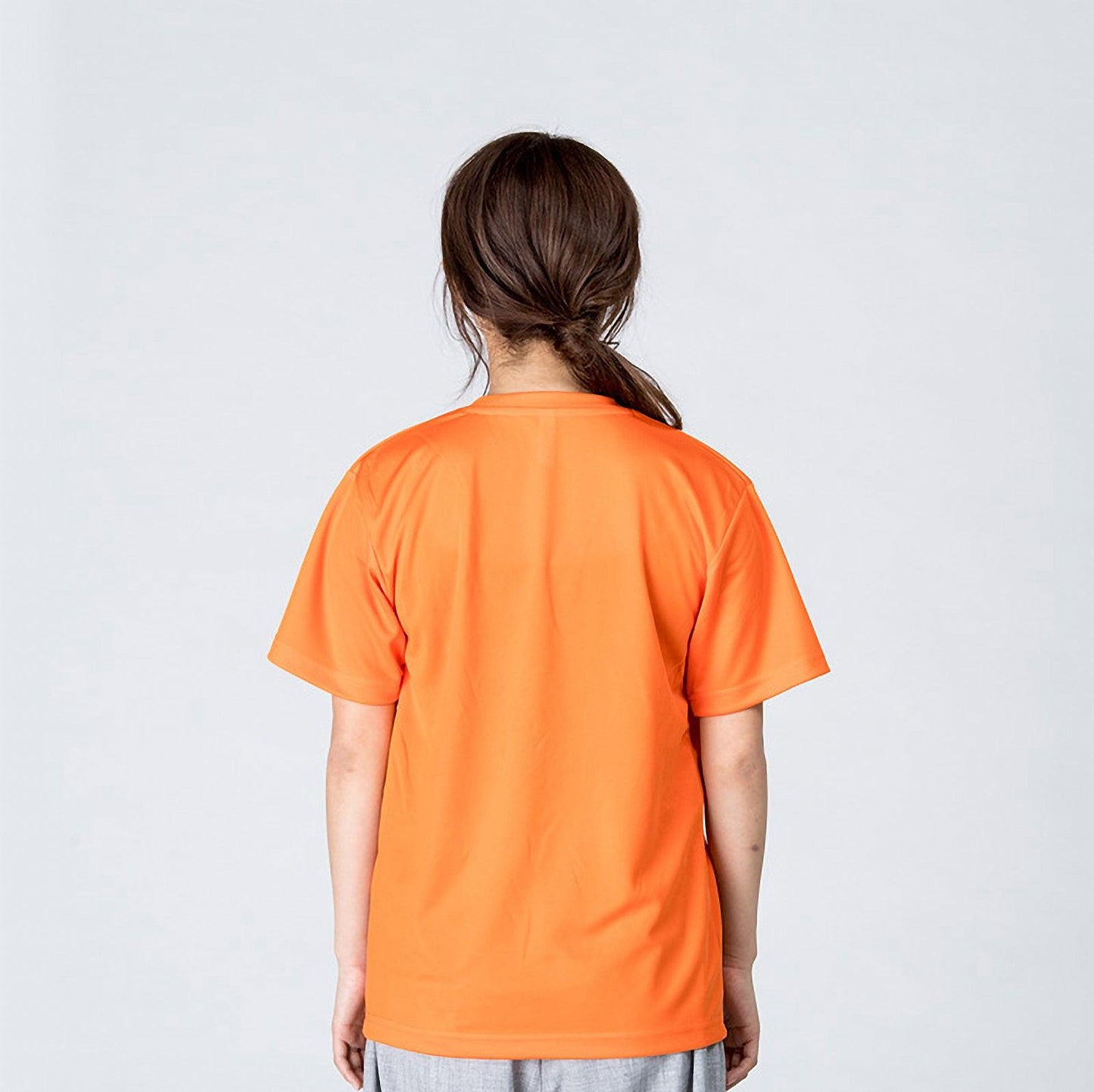 4.4オンス AVT ドライVネックTシャツ